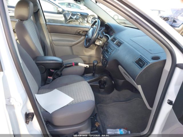 Ford Focus Zx4 Image 3