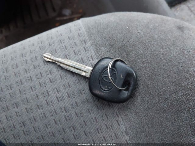 Toyota Corolla Ce Image 10