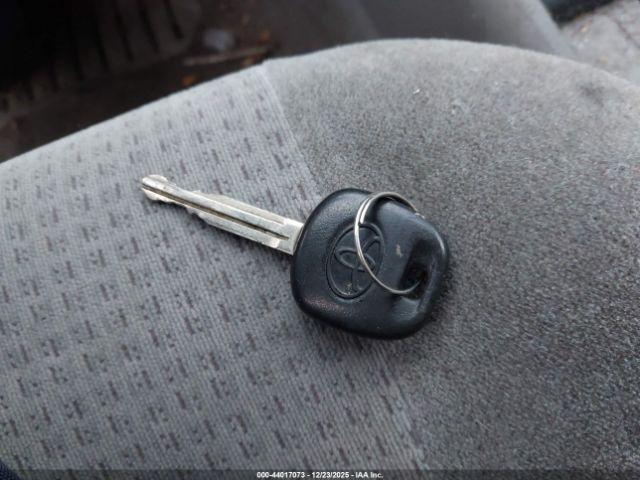 Toyota Corolla Ce Image 10