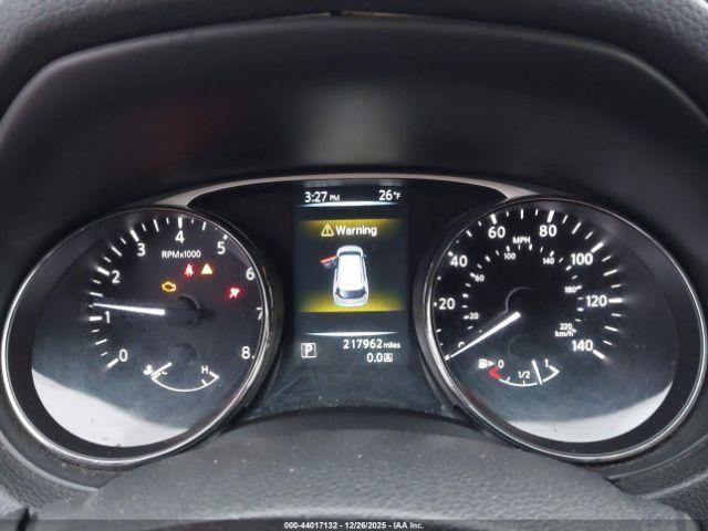 Nissan Rogue Image 4