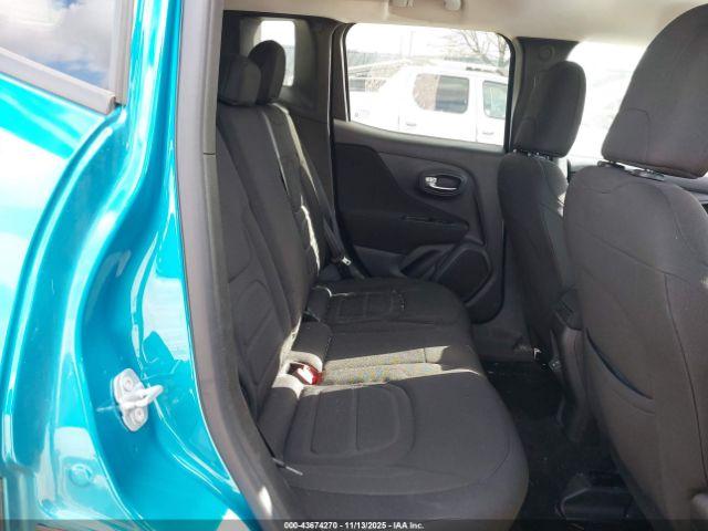 Jeep Renegade Latitude 4x4 Image 7