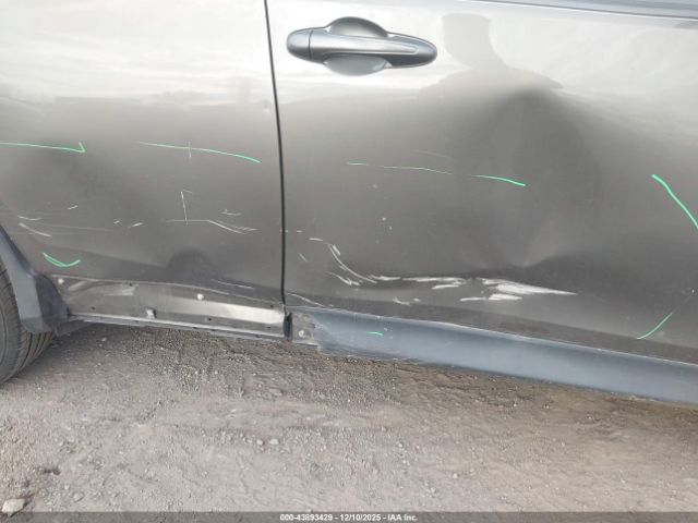 Toyota RAV4 Xle Image 3