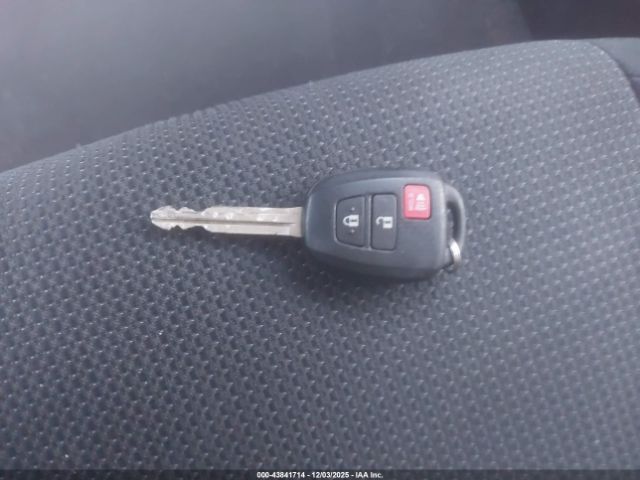 Toyota RAV4 Xle Image 10