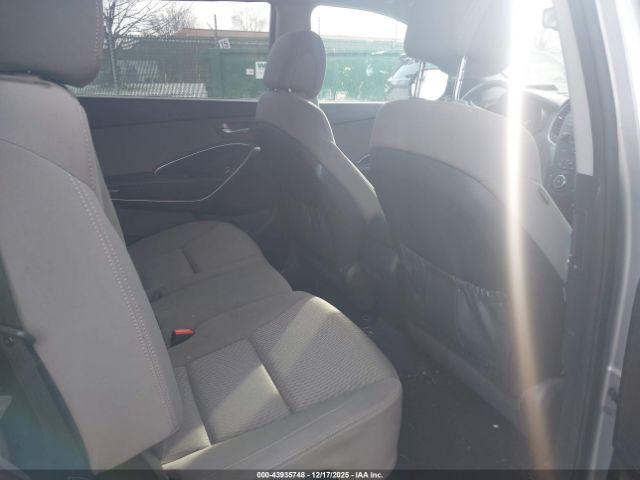 Hyundai SANTA FE Se Image 16