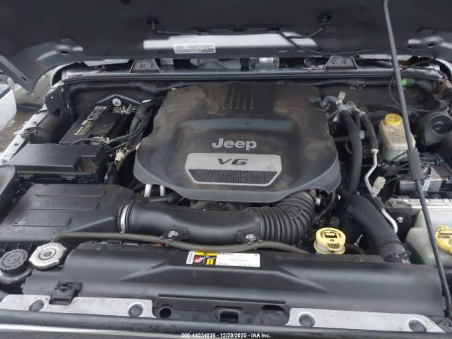 Jeep Wrangler Sahara Image 11