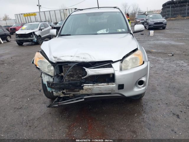 Toyota RAV4 Limited Image 13