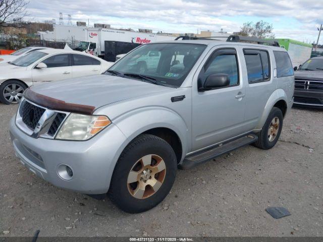 Nissan Pathfinder S Image 3