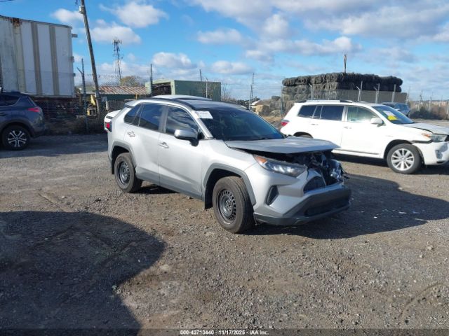 Toyota RAV4 Le Image 1