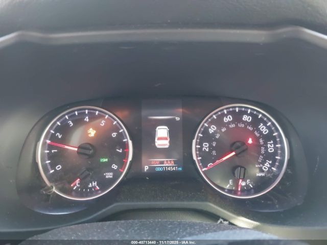 Toyota RAV4 Le Image 8