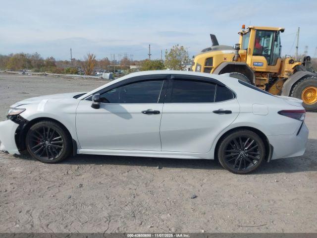 Toyota Camry Xse Awd Image 9