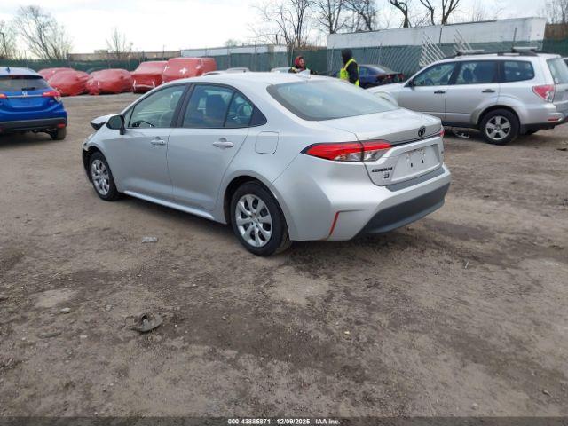 Toyota Corolla Le Image 4