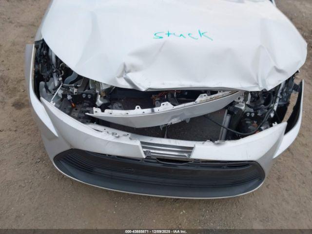 Toyota Corolla Le Image 9