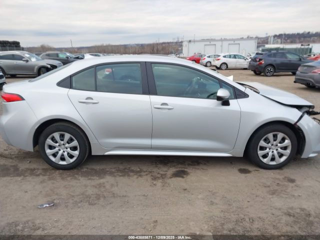 Toyota Corolla Le Image 12