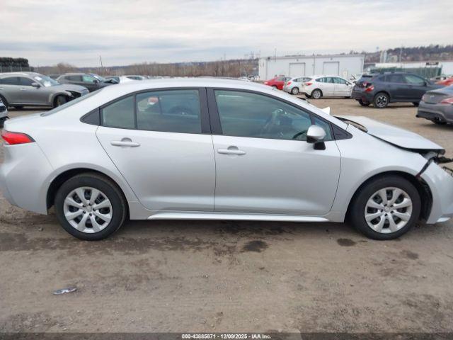 Toyota Corolla Le Image 12