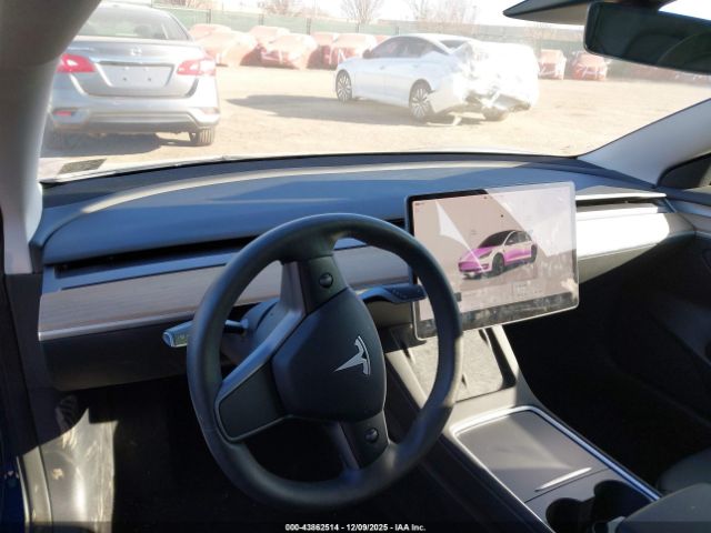Tesla Model 3 Rear-wheel Drive Image 17