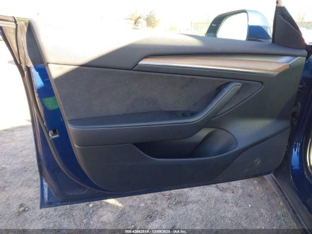 Tesla Model 3 Rear-wheel Drive Image 18
