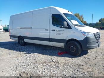  Salvage Mercedes-Benz Sprinter 2500