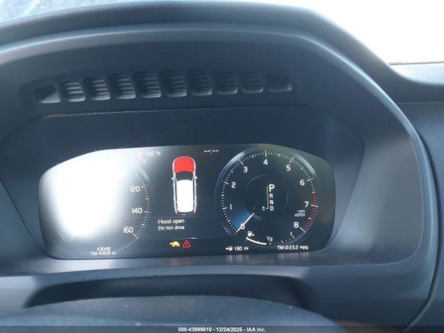Volvo XC90 T6 Momentum 6 Passenger Image 14