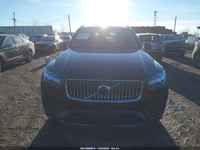 Volvo XC90 T6 Momentum 6 Passenger Image 3
