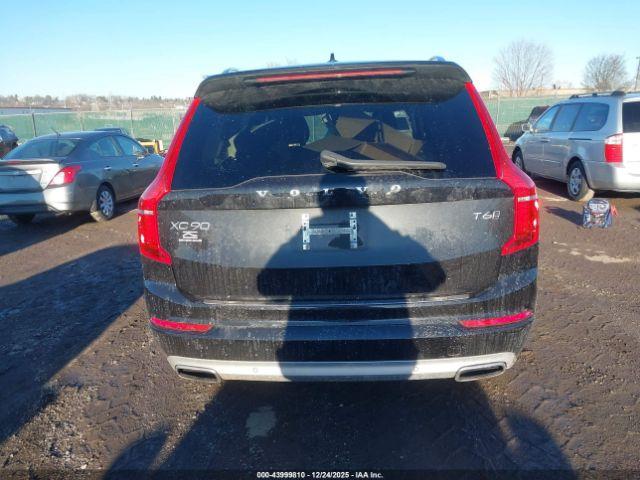 Volvo XC90 T6 Momentum 6 Passenger Image 5