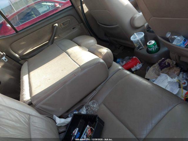 Toyota Sequoia Sr5 V8 Image 10