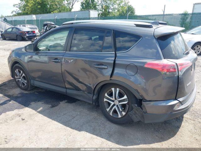 Toyota RAV4 Le Image 4