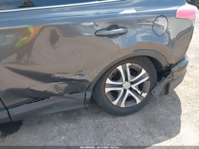 Toyota RAV4 Le Image 7