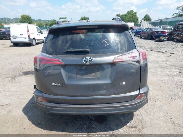 Toyota RAV4 Le Image 16