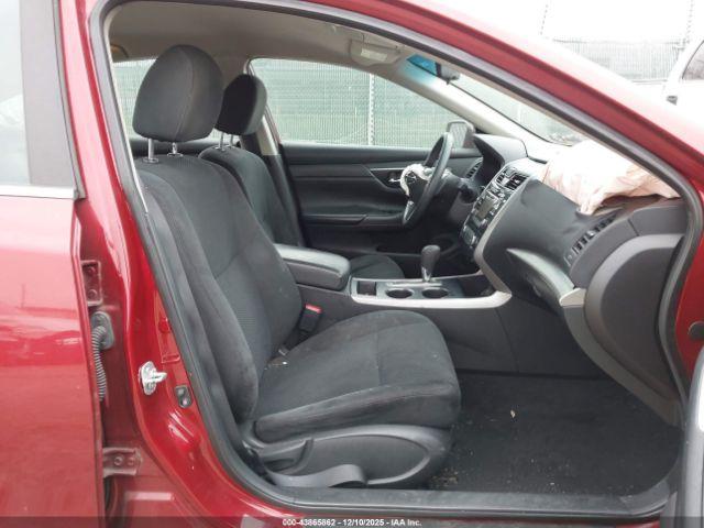 Nissan Altima Image 16