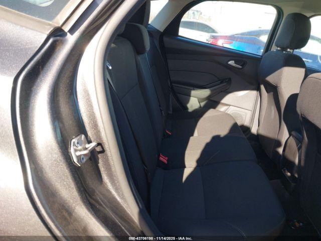 Ford Focus Se Image 9