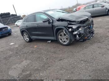  Salvage Mercedes-Benz GLA