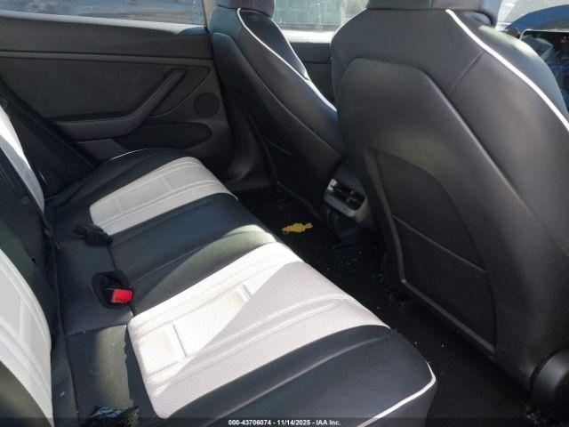 Tesla Model 3 Rear-wheel Drive Image 6