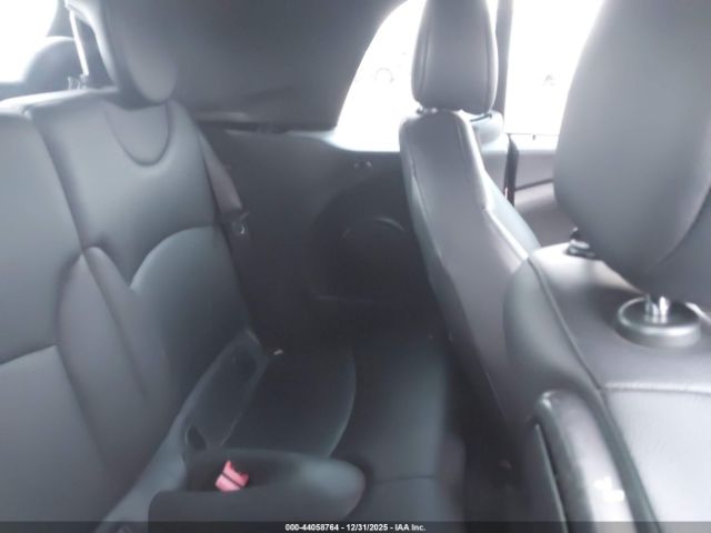 MINI Convertible Cooper Image 2