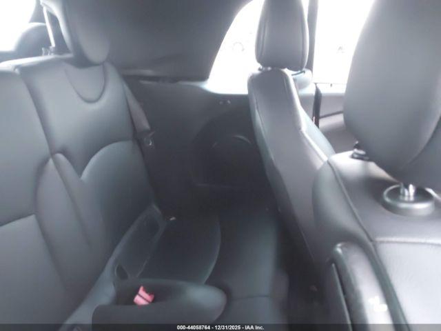 MINI Convertible Cooper Image 2