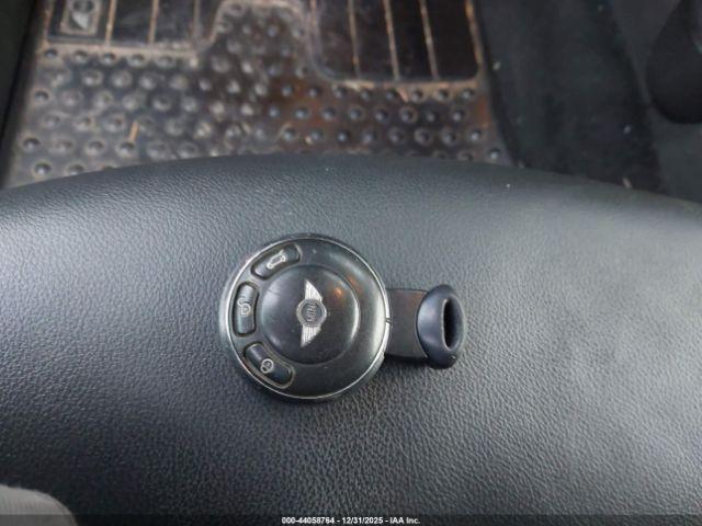 MINI Convertible Cooper Image 11