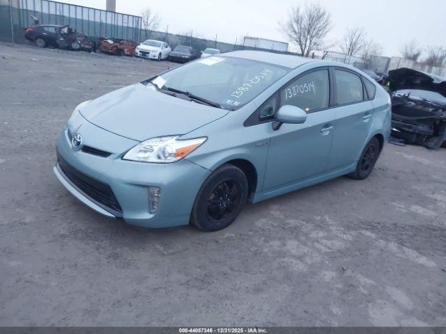 Toyota Prius Three Image 3