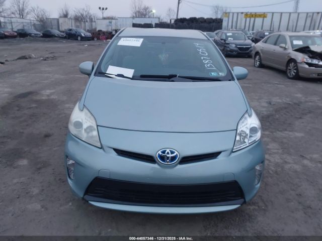Toyota Prius Three Image 12
