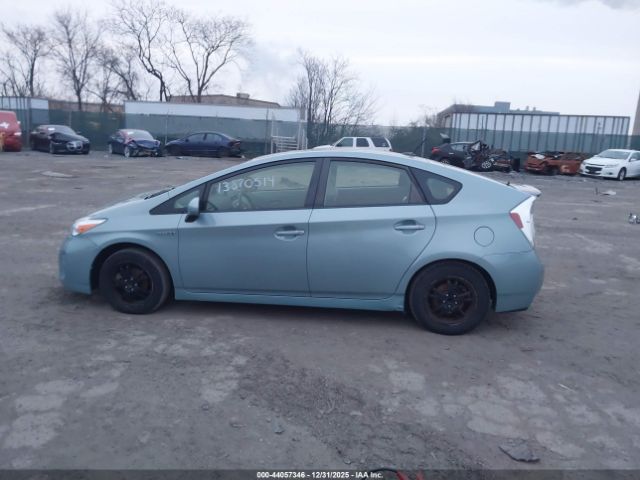 Toyota Prius Three Image 9