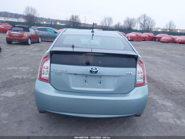 Toyota Prius Three Image 10
