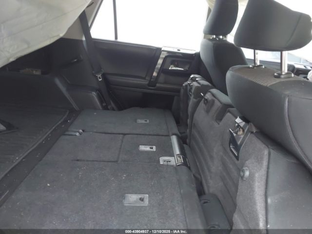 Toyota 4Runner Trail Image 8