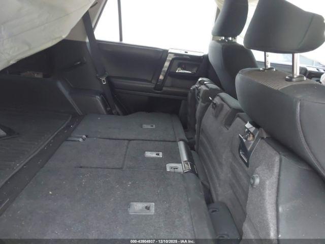 Toyota 4Runner Trail Image 8