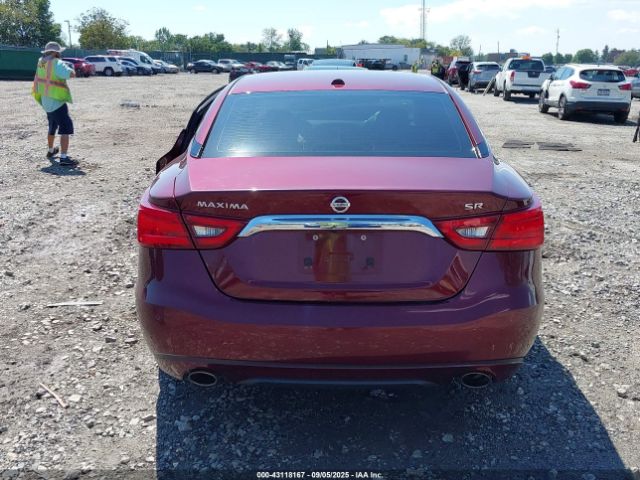 Nissan Maxima Image 8