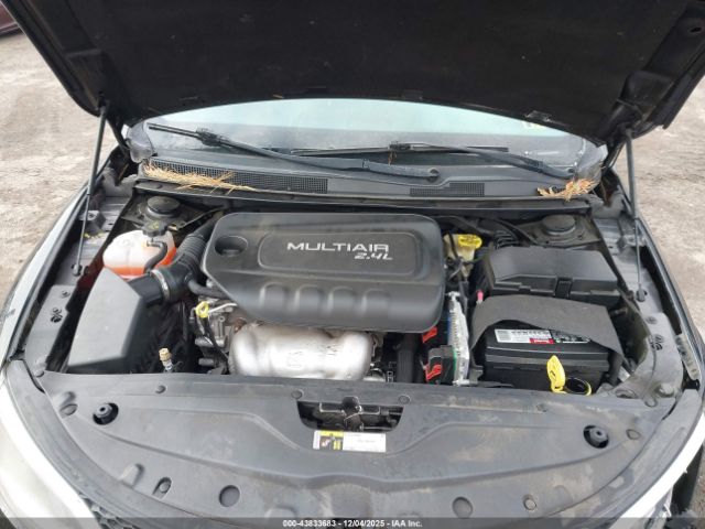 Chrysler 200 Limited Image 7