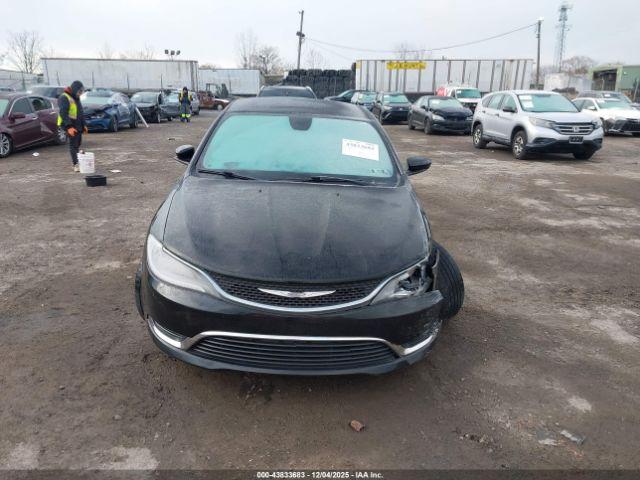 Chrysler 200 Limited Image 9