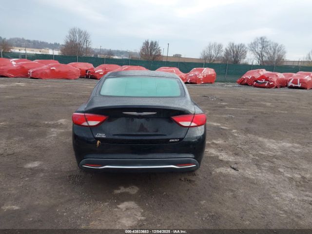 Chrysler 200 Limited Image 8