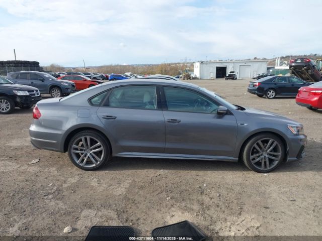 Volkswagen Passat Image 10