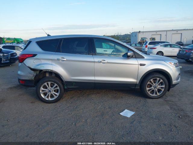 Ford Escape Se Image 6