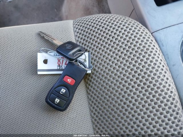 Nissan Pathfinder S Image 4