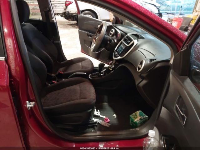 Chevrolet Sonic Lt Auto Image 12