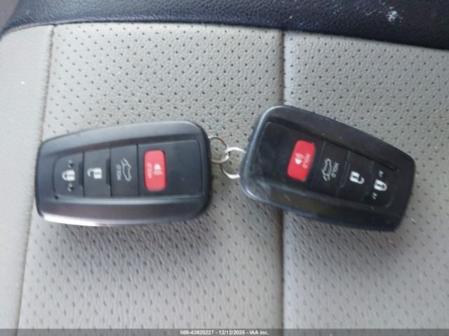 Toyota RAV4 Xle Image 14